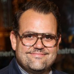 Greg Hildreth 飾演 Gavin