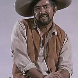 Larry Duran 飾演 Chico Modesto