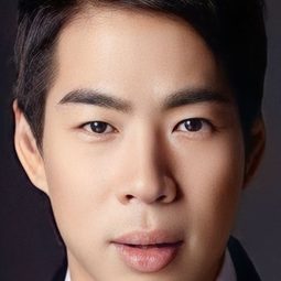 蔡恩來 飾演 Richard