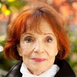 Susan Travers 飾演 Nurse Schroeder