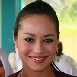 瑪雅·卡琳 - 任務：摧毀愛情演員 飾演Gina