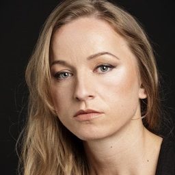 Bianca Kovacs 飾演 Limpiadora