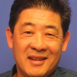 喬伊·米亞希馬 飾演 Professor