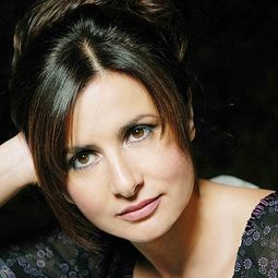 Eleonora Mazzoni - 鐵蹄下的村莊演員 飾演Signora Bugamelli