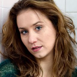 Martyna Peszko 飾演 Magda