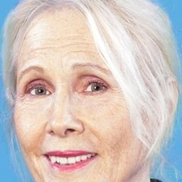 Sandy Mansson 飾演 