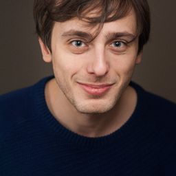 安坦力克曼奈 飾演 Étienne