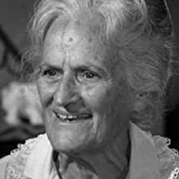 Georgia Simmons - 八部半演員 飾演Guido's Grandmother