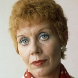 Liesbeth Struppert 飾演 