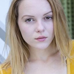 Alyssa Elle Steinacker 飾演 Sonya Stecko