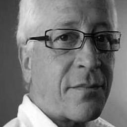 Gérard Surugue 飾演 