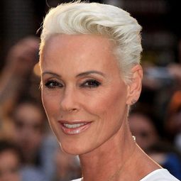 布里吉·尼爾森 - She's Too Tall演員 飾演Veronica Lamar