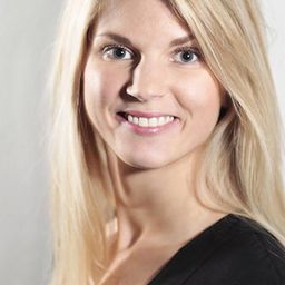 Hanna Alsterlund 飾演 Nina Andersson