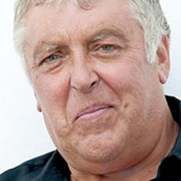 Maurizio Mattioli 飾演 Papà Luigi