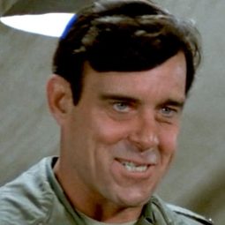 Beeson Carroll 飾演 Uncle Gene