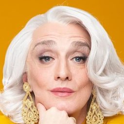 Gianluca Gori 飾演 Nonna di Marta