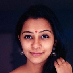 達莎娜·拉金蘭德 飾演 Kunjumol (Treesa )