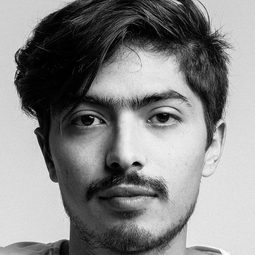 胡安·巴勃羅·德聖地亞哥 - American Curious演員 飾演Simón