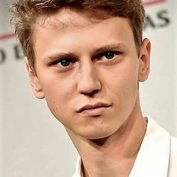 艾瑞克·恩格 飾演 Martin Bengtsson