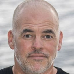 Matthew Quick - 校巴的村民編劇