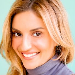 安妮莉絲·凡德波 飾演 Avery