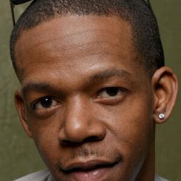 George Sample III 飾演 Elijah