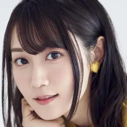 小倉唯 飾演 Mio Tousaka (voice)