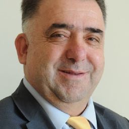 Tuncay Akça 飾演 Yusuf