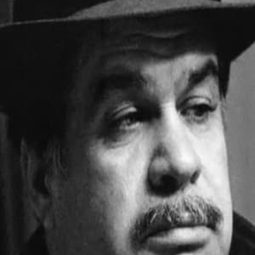 Vasilis Bouyiouklakis 飾演 Production Manager