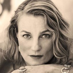 Jonna Järnefelt 飾演 Kaie Saar