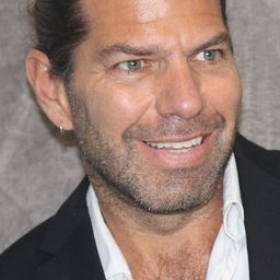 Roman Fiori - 正邪兩難全演員 飾演John