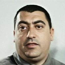 Tito García 飾演 Jeff