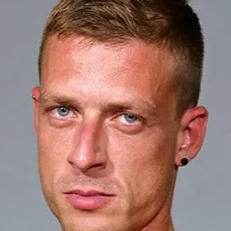 Florian Hagen 飾演 