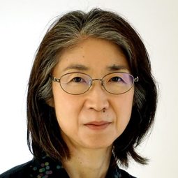 山村孝子 飾演 Kaoru Komagata