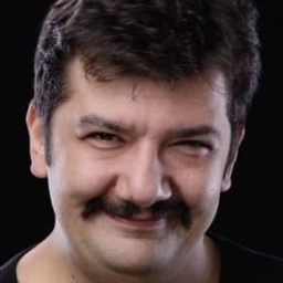 Serhat Kurtay 飾演 Altan