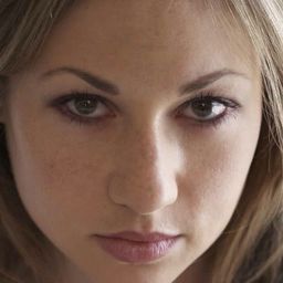 Sarah Agor 飾演 Silver