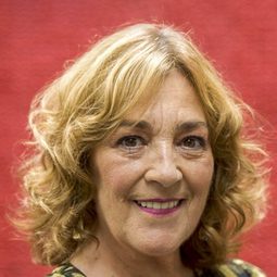 卡門·莫拉 - The Lame Pigeon演員 飾演Tía Victoria