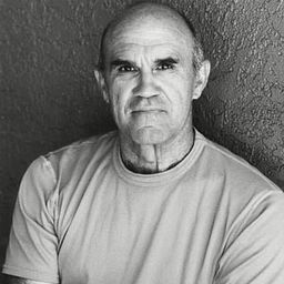 John Dennis Johnston - 狠將奇兵演員 飾演Pete the Mechanic