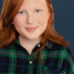 米莉·索普 飾演 Young Hannah