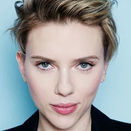 施嘉莉祖安遜 飾演 Natasha Romanoff / Black Widow