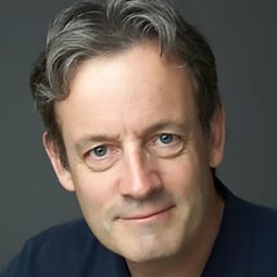 彼得·施維森 飾演 President Fletcher