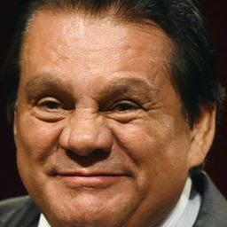 Roberto Durán 飾演 Self