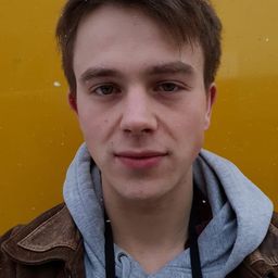 克日什托夫·奧列克辛 飾演 Konrad