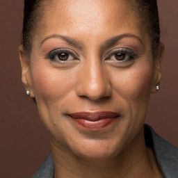 Andrea Davis 飾演 Phillis Jones