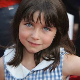 Ariel Waller 飾演 Marti Venturi