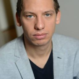 Matthieu Kassimo - Musical Chairs演員 飾演Le serveur