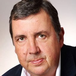 Richard Dixon 飾演 Private Secretary