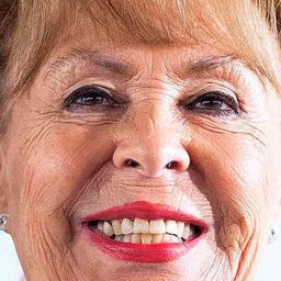 Gemma Cuervo 飾演 Madre de Ángel