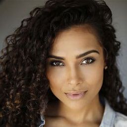 Brittany Lucio 飾演 Ethnically Ambiguous Girl