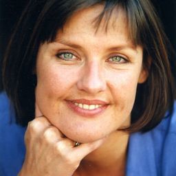 Anna-Lena Brundin 飾演 Journalisten Lena